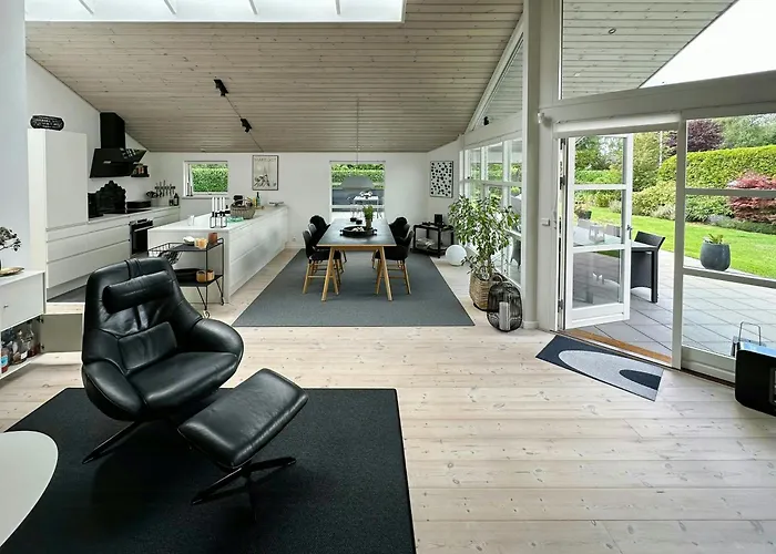 Modern By Marielyst Bøtø By